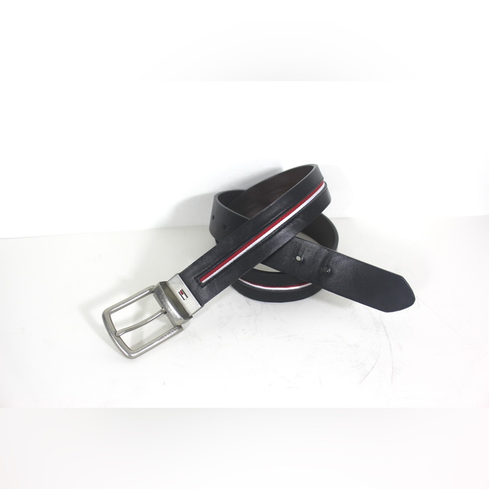 1980’s-90’s 31”-37” Reversible TOMMY HILFIGER Vintage Black & Brown Leather Belt